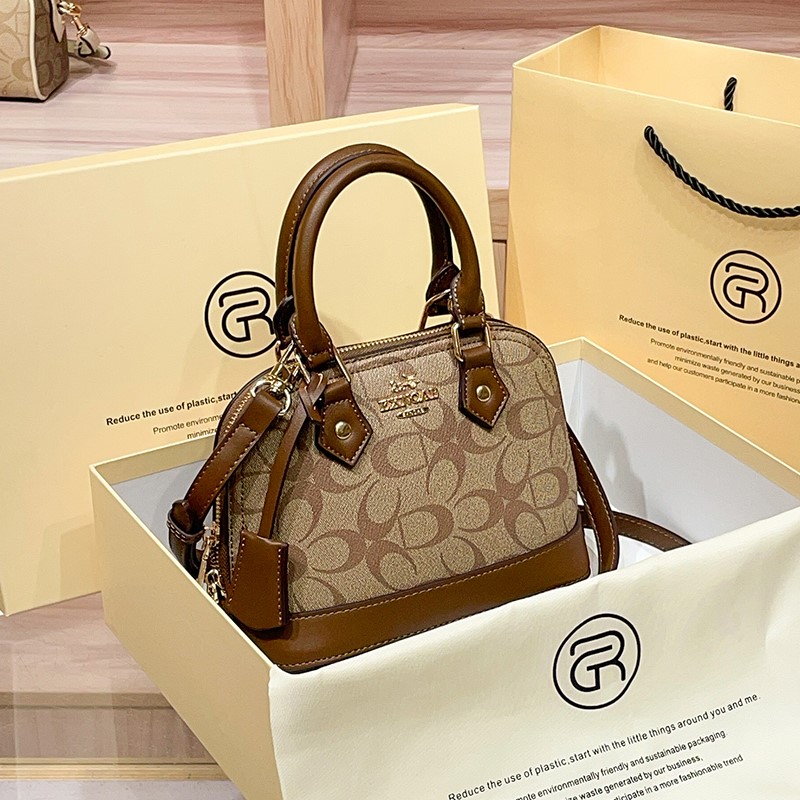 Брендовая женская сумка-ракушк – обзор и цена Women Bags Coach