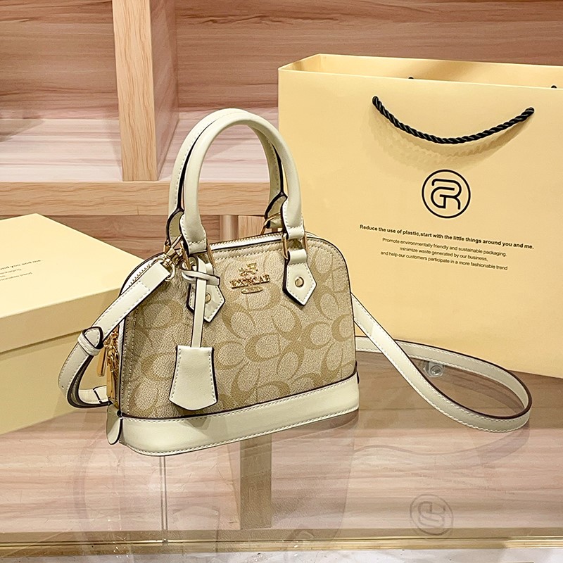 Брендовая женская сумка-ракушк – обзор и цена Women Bags Coach